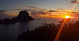 27 destinací, kam v květnu k moři v Evropě - Ibiza