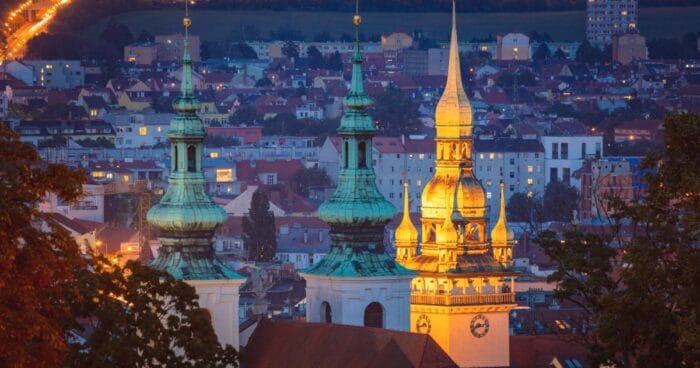 Vánoční trhy Brno 2025: Program, otevírací doba + 10 tipů, co dělat v Brně v zimě