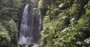 Jak dlouho se letí na Bali: doba letu podle trasy a kde přestupovat