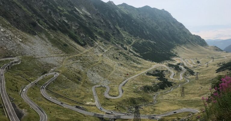 Legendární cesta Transfagarasan: kdy je otevřeno a co po ces