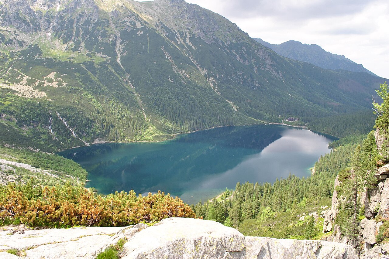 Morskie Oko v polských Tatrách, jedno z nejkrásnějších jezer v Polsku