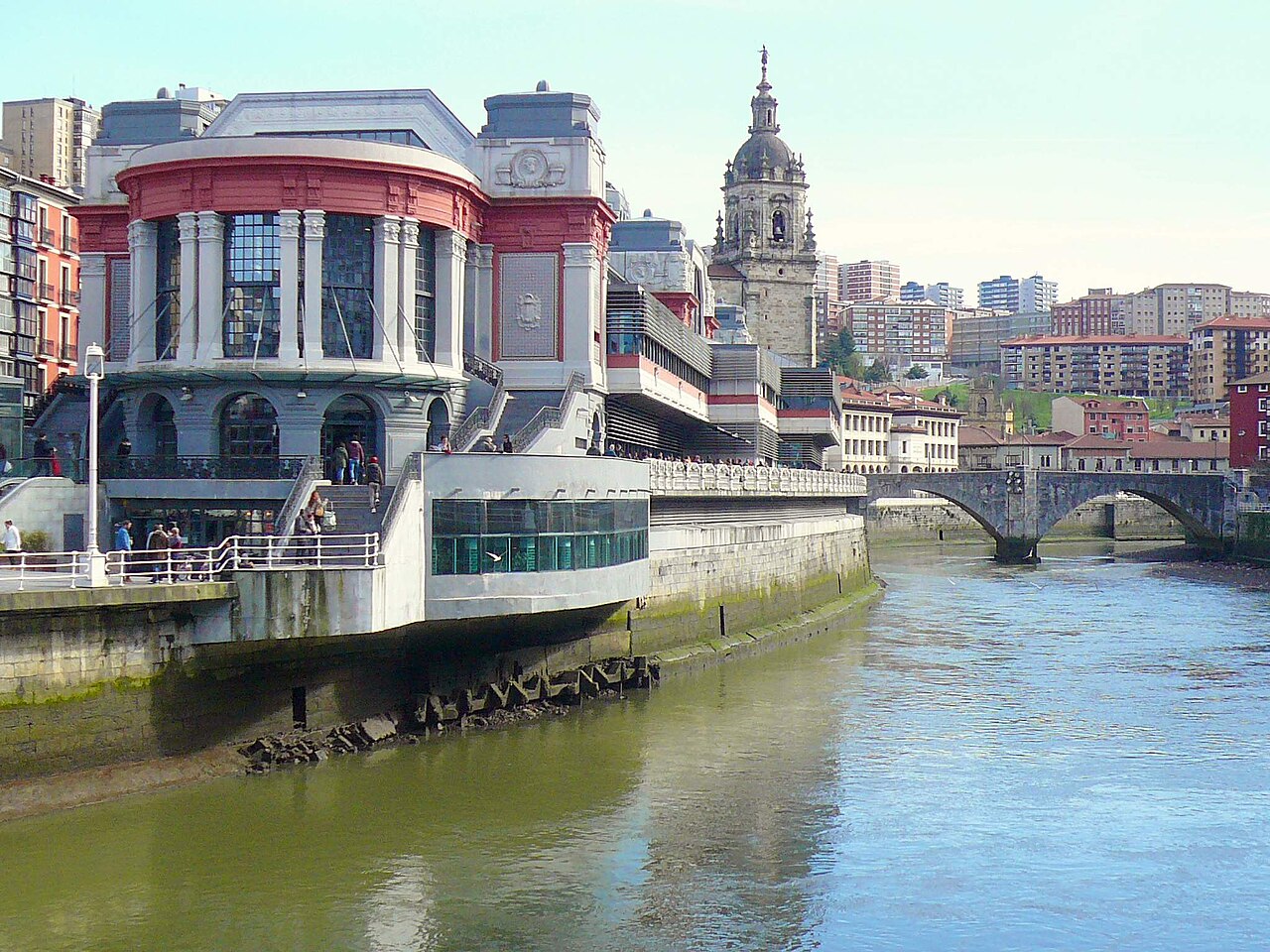 A Mercado de la Ribera vásárcsarnok Bilbaóban