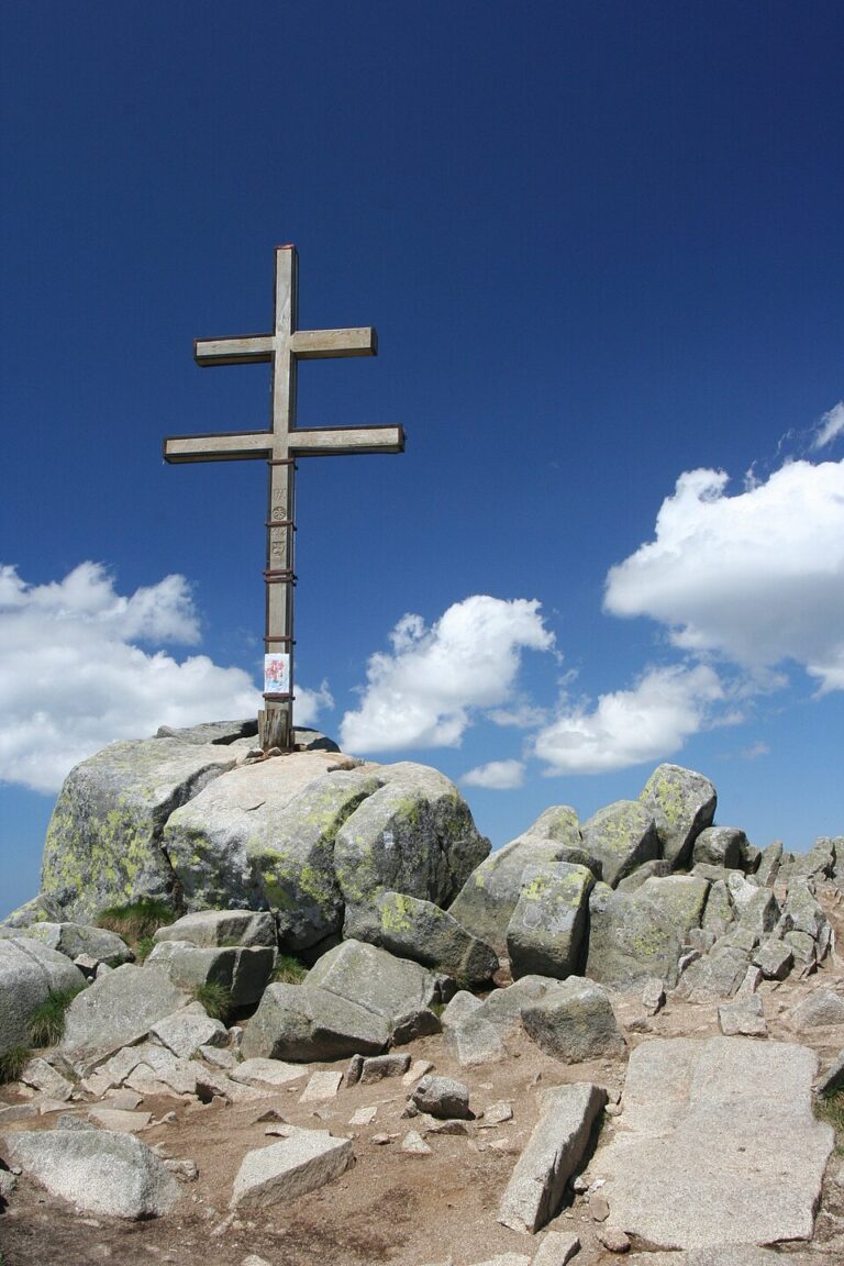 Jaké mají Nízké Tatry nejhezčí místa? Vrcholy, jeskyně, ples