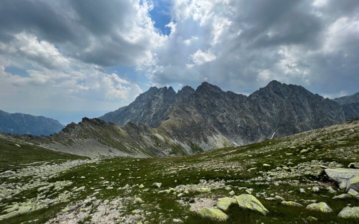 Přechod Nízkých Tater: hřebenovka na 3, 4 nebo 5 dní — etapy, chaty a mapa