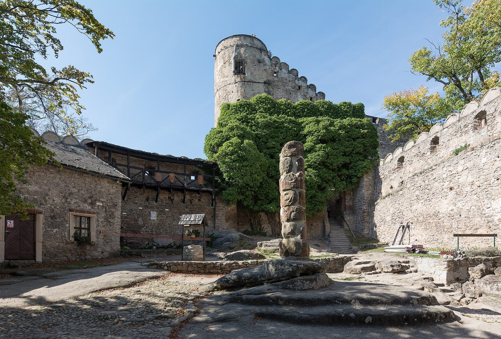 The courtyard of Chojnik Castle above Jelenia Góra