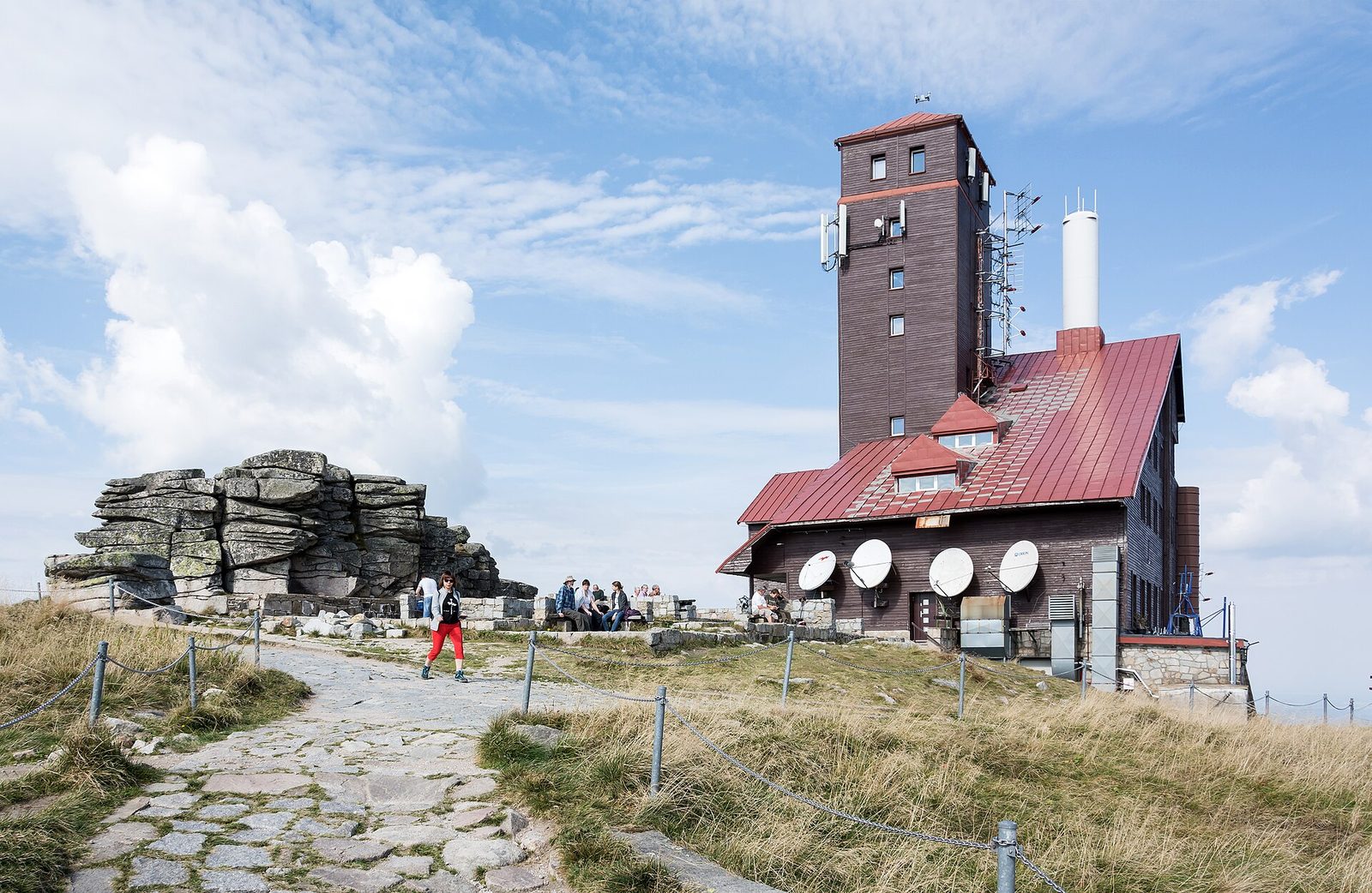 Śnieżne Kotły on the Karkonosze ridge with the transmitter mast
