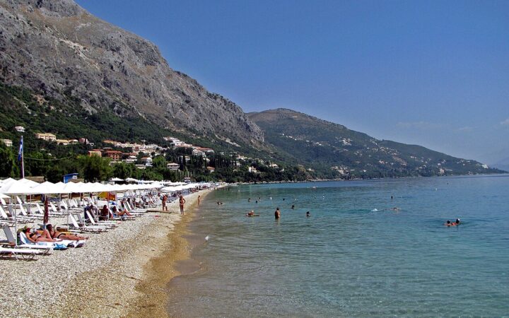 Golden Mare Corfu: hotel v Barbati a 90 schodů k moři