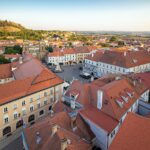 Pohled na historické centrum Mikulova a náměstí ze zámecké věže