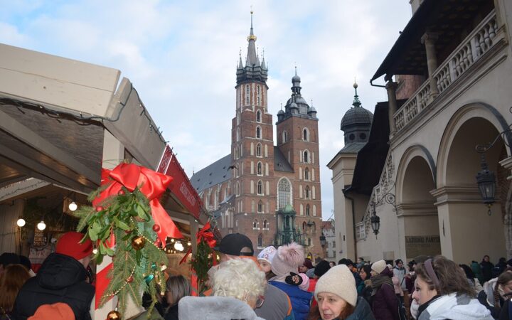 Jarmark bożonarodzeniowy Kraków 2026: terminy, szopki, noclegi